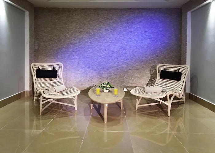 Hotell Quadas - Adult Only