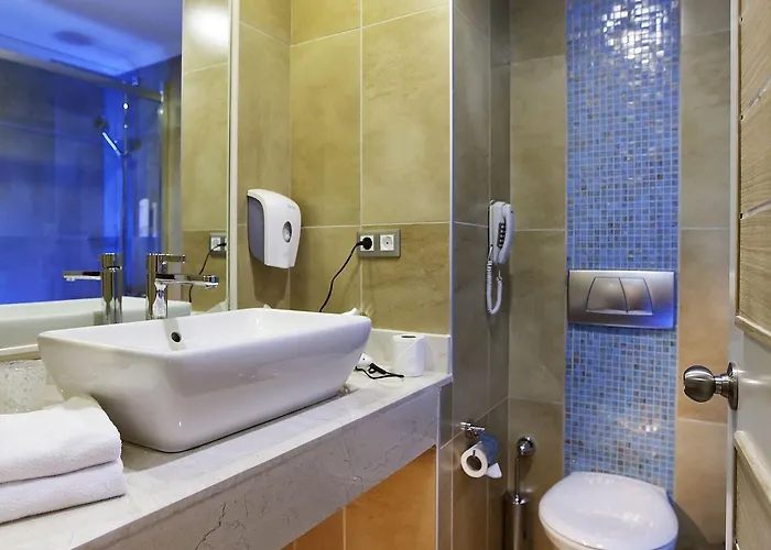 Quadas - Adult Only 4*